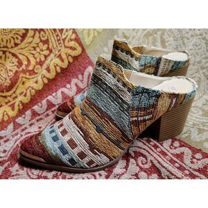 Wonderly Fey Heeled Geometric Fabric Heeled Mules Shoes Sz 7.5 Southwestern‎